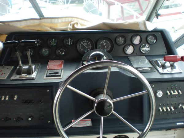 1988 Sea Ray Sundancer 340 - Image 10