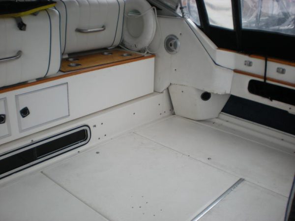 1988 Sea Ray Sundancer 340 - Image 11