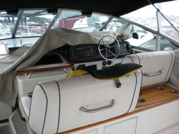 1988 Sea Ray Sundancer 340 - Image 2