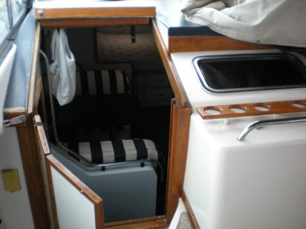 1988 Sea Ray Sundancer 340 - Image 3