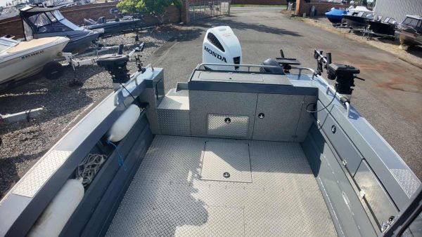 2022 Raider Boats 220 Profisherman - Image 5